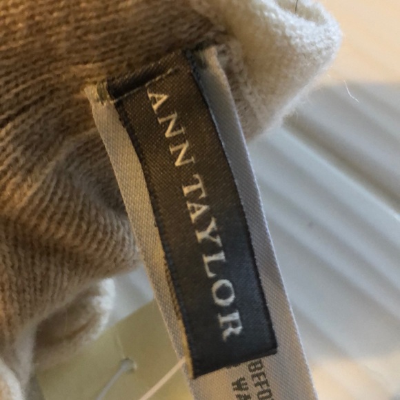 Ann Taylor cashmere gloves - Picture 5 of 6